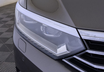 Подержанный автомобиль Volkswagen Passat Sedan 2017 года (11 фото)