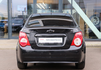 Подержанный автомобиль Chevrolet Aveo Sedan 2014 года (5 фото)