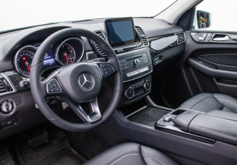 Подержанный автомобиль Mercedes-Benz GLE 2016 года (9 фото)