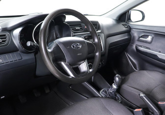 Подержанный автомобиль Kia Rio Sedan 2014 года (9 фото)