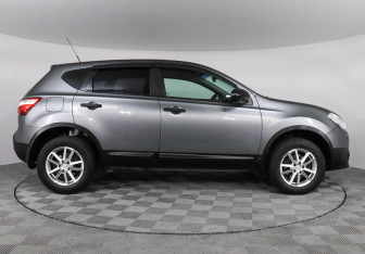 Подержанный автомобиль Nissan Qashqai 2011 года (4 фото)