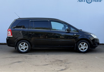 Подержанный автомобиль Opel Zafira Compactvan 2011 года (4 фото)