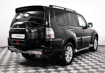 Подержанный автомобиль Mitsubishi Pajero 2017 года (5 фото)