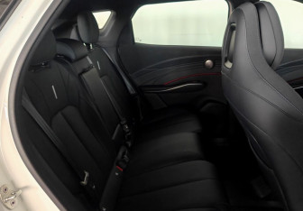 Подержанный автомобиль Omoda C7 2025 года (11 фото)