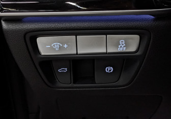 Подержанный автомобиль Genesis G80 2021 года (30 фото)