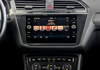 Подержанный автомобиль Volkswagen Tiguan 2019 года (15 фото)