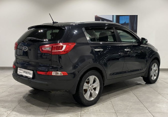 Подержанный автомобиль Kia Sportage 2010 года (5 фото)