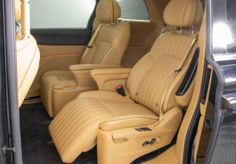 Подержанный автомобиль Voyah Dream 2023 года (9 фото)