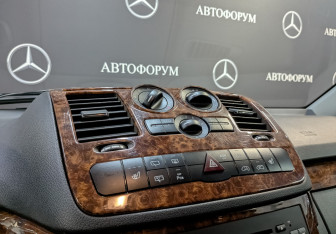 Подержанный автомобиль Mercedes-Benz Viano 2011 года (24 фото)