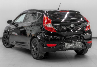 Подержанный автомобиль Hyundai Solaris Hatchback 2014 года (7 фото)