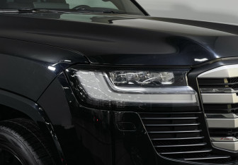 Подержанный автомобиль Toyota Land Cruiser Suv 2021 года (19 фото)