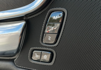 Подержанный автомобиль Volvo V90 Cross Country 2018 года (17 фото)