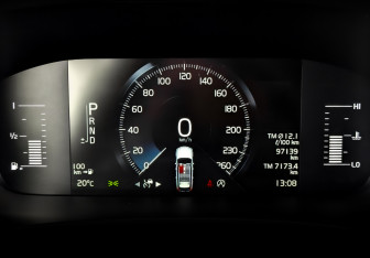 Подержанный автомобиль Volvo V90 Cross Country 2019 года (13 фото)