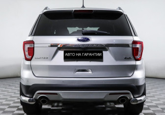 Подержанный автомобиль Ford Explorer 2017 года (4 фото)