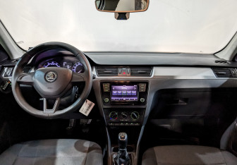 Подержанный автомобиль Skoda Rapid Liftback 2019 года (13 фото)