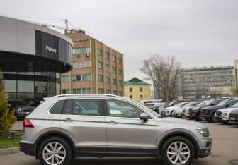 Подержанный автомобиль Volkswagen Tiguan 2020 года (4 фото)