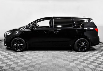 Подержанный автомобиль Kia Carnival 2019 года (8 фото)