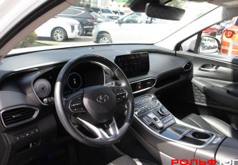 Подержанный автомобиль Hyundai Santa Fe 2021 года (10 фото)