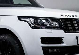 Подержанный автомобиль Land Rover Range Rover 2015 года (16 фото)