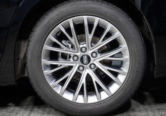 Подержанный автомобиль FAW Bestune B70 2023 года (25 фото)