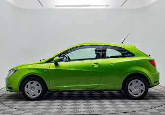 Подержанный автомобиль SEAT Ibiza Hatchback 2013 года (2 фото)