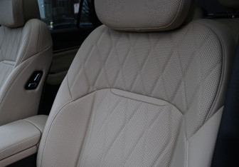 Подержанный автомобиль Geely Monjaro 2025 года (20 фото)