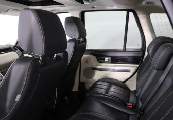 Подержанный автомобиль Land Rover Range Rover Sport 2013 года (12 фото)
