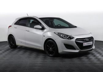 Подержанный автомобиль Hyundai i30 Hatchback 2013 года (3 фото)