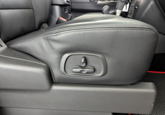 Подержанный автомобиль Mitsubishi Pajero 2017 года (23 фото)