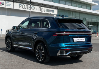 Подержанный автомобиль Geely Monjaro 2023 года (7 фото)