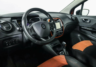 Подержанный автомобиль Renault Kaptur 2017 года (8 фото)