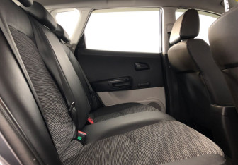 Подержанный автомобиль Kia Ceed Hatchback 2009 года (9 фото)