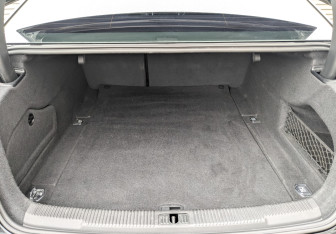 Подержанный автомобиль Audi A6 Sedan 2018 года (10 фото)