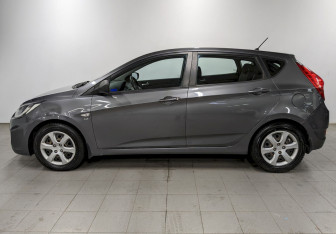 Подержанный автомобиль Hyundai Solaris Hatchback 2012 года (8 фото)