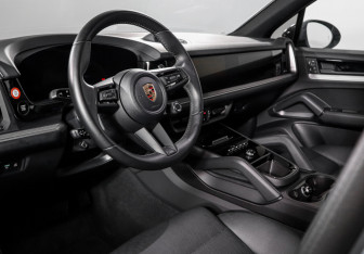 Подержанный автомобиль Porsche Cayenne 2024 года (6 фото)