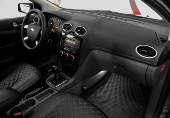 Подержанный автомобиль Ford Focus Sedan 2007 года (9 фото)