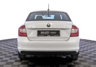 Подержанный автомобиль Skoda Rapid Liftback 2019 года (6 фото)