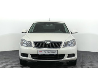 Подержанный автомобиль Skoda Octavia Liftback 2011 года (2 фото)
