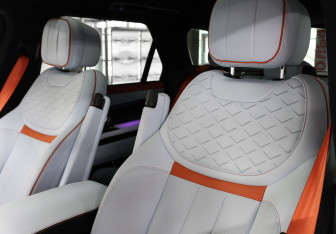 Подержанный автомобиль Land Rover Range Rover Sport 2024 года (11 фото)
