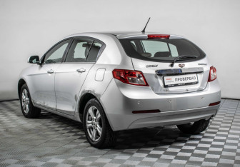Подержанный автомобиль Geely Emgrand EC7 Hatchback 2012 года (7 фото)
