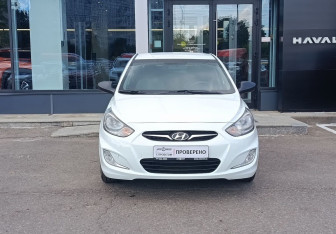 Подержанный автомобиль Hyundai Solaris Hatchback 2012 года (2 фото)