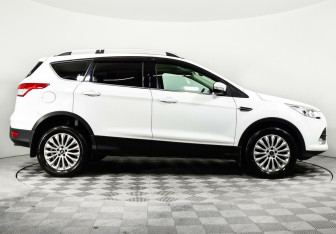 Подержанный автомобиль Ford Kuga 2014 года (4 фото)