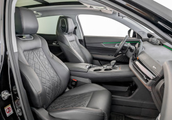 Подержанный автомобиль Changan UNI-K 2023 года (24 фото)