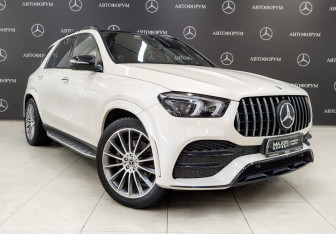 Подержанный автомобиль Mercedes-Benz GLE 2021 года (3 фото)