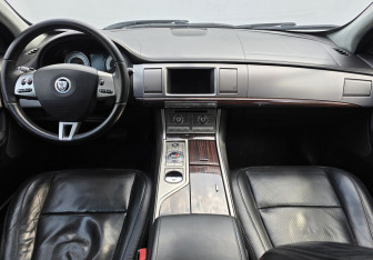 Подержанный автомобиль Jaguar XF Sedan 2009 года (11 фото)