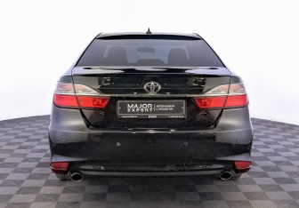Подержанный автомобиль Toyota Camry Sedan 2016 года (6 фото)