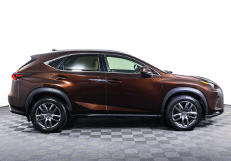 Подержанный автомобиль Lexus NX 2017 года (4 фото)