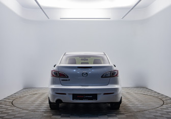 Подержанный автомобиль Mazda 3 Sedan 2012 года (6 фото)