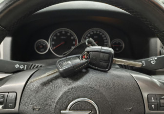 Подержанный автомобиль Opel Vectra Sedan 2004 года (17 фото)