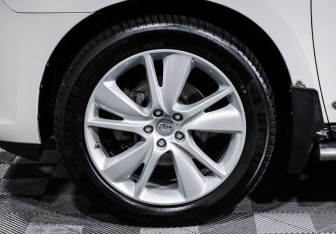 Подержанный автомобиль Infiniti QX60 2014 года (15 фото)